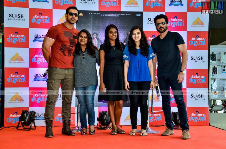 John Abraham & Anil Kapoor Promote Welcome Back at Reliance Digital