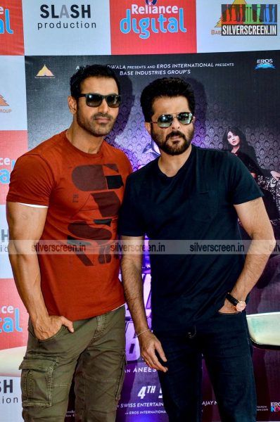 John Abraham & Anil Kapoor Promote Welcome Back at Reliance Digital