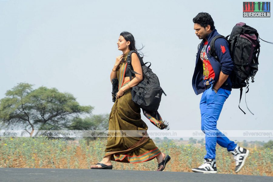 Actor Ajmal and Nikita Narayan in Mella Thirandhadhu Manasu Movie Stills
