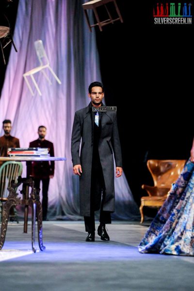 Ranbir Kapoor Walks for Manish Malhotra at LFW Winter Festive 2015