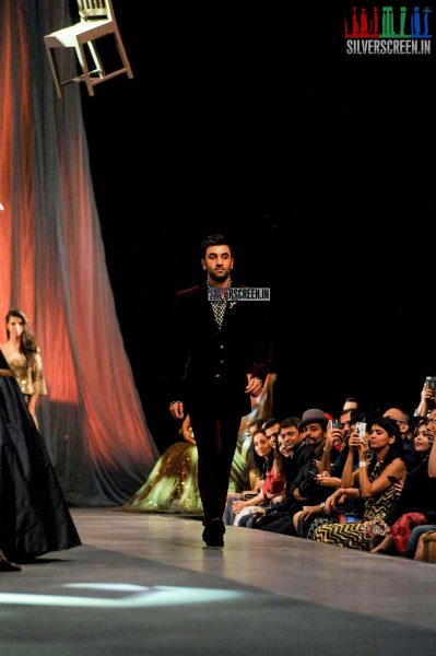 Ranbir Kapoor Walks for Manish Malhotra at LFW Winter Festive 2015