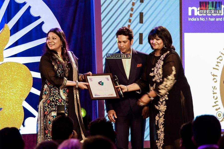 Sachin Tendulkar & AR Rahman at the felicitation of Mothers by Naturals