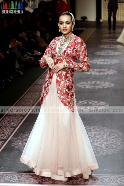 Sonam Kapoor at India International Jewellery Week Grand Finale