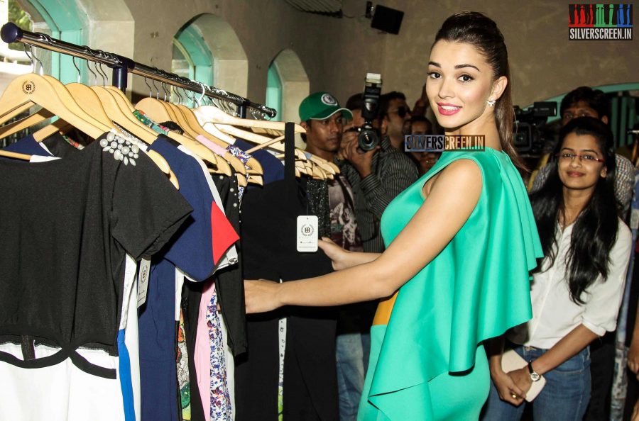 Amy Jackson at Femina Shopping Fest 2015