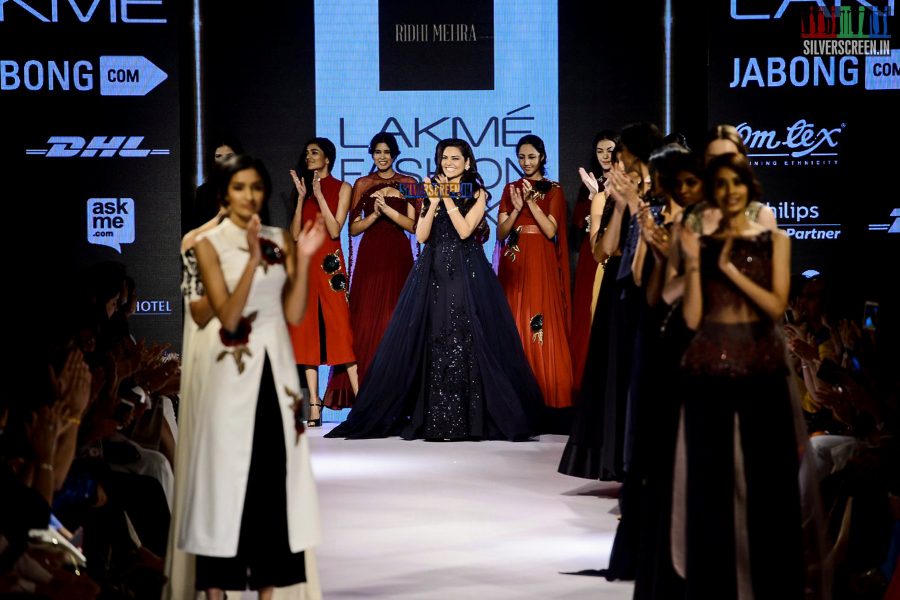 Esha Gupta Walks for Ridhi Mehra at LFW Winter Festive 2015