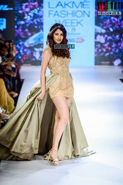 Kriti Sanon Walks for Sonaakshi Raaj at LFW Winter Festive 2015