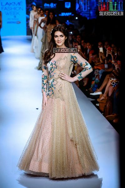 Kriti Sanon Walks for Sonaakshi Raaj at LFW Winter Festive 2015