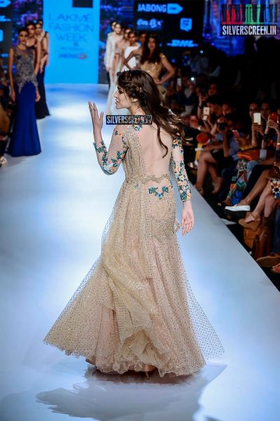 Kriti Sanon Walks for Sonaakshi Raaj at LFW Winter Festive 2015