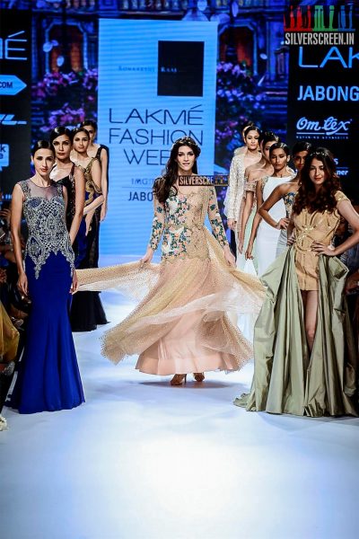 Kriti Sanon Walks for Sonaakshi Raaj at LFW Winter Festive 2015