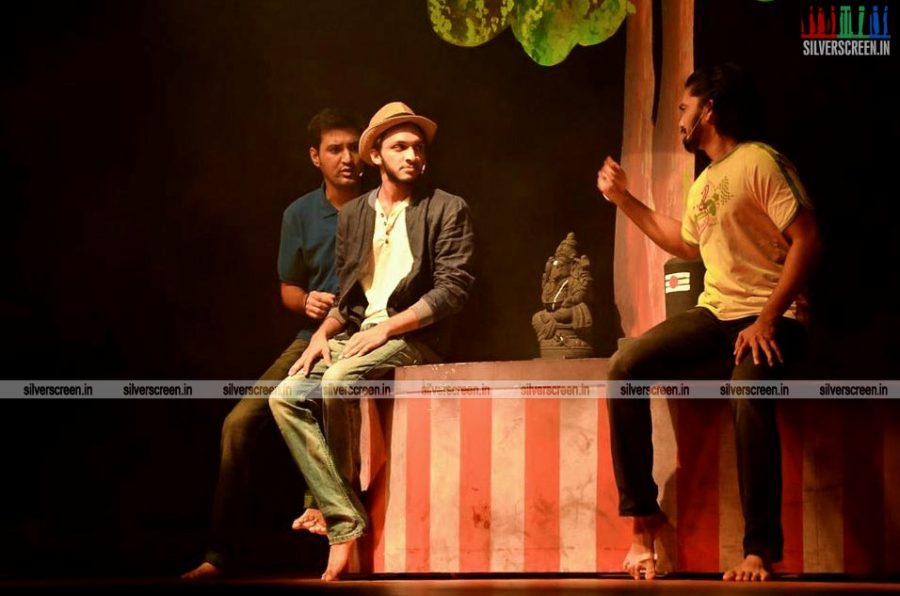 Pattanathil Bhootham Stage Play Photos