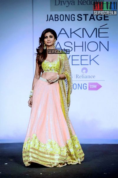 Shilpa Shetty Walks for Divya Reddy at LFW Winter Festive 2015