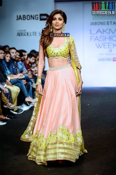 Shilpa Shetty Walks for Divya Reddy at LFW Winter Festive 2015