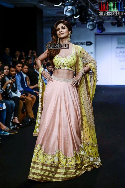 Shilpa Shetty Walks for Divya Reddy at LFW Winter Festive 2015