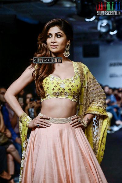 Shilpa Shetty Walks for Divya Reddy at LFW Winter Festive 2015