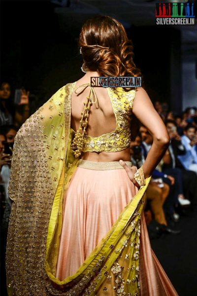 Shilpa Shetty Walks for Divya Reddy at LFW Winter Festive 2015