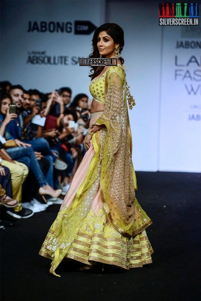 Shilpa Shetty Walks for Divya Reddy at LFW Winter Festive 2015