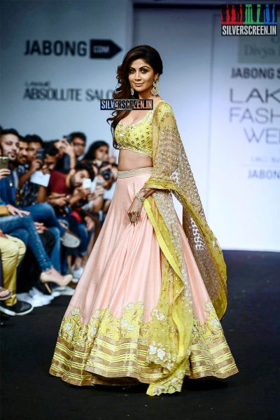 Shilpa Shetty Walks for Divya Reddy at LFW Winter Festive 2015