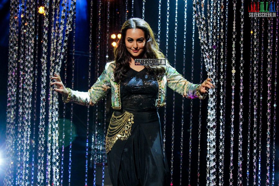 Sonakshi Sinha performs on Indian Idol Junior sets