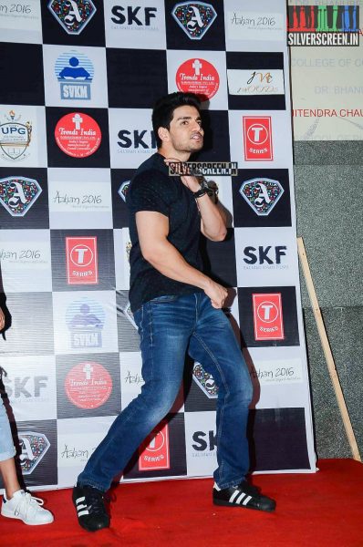 Sooraj Pancholi & Athiya Shetty at Mithibai College