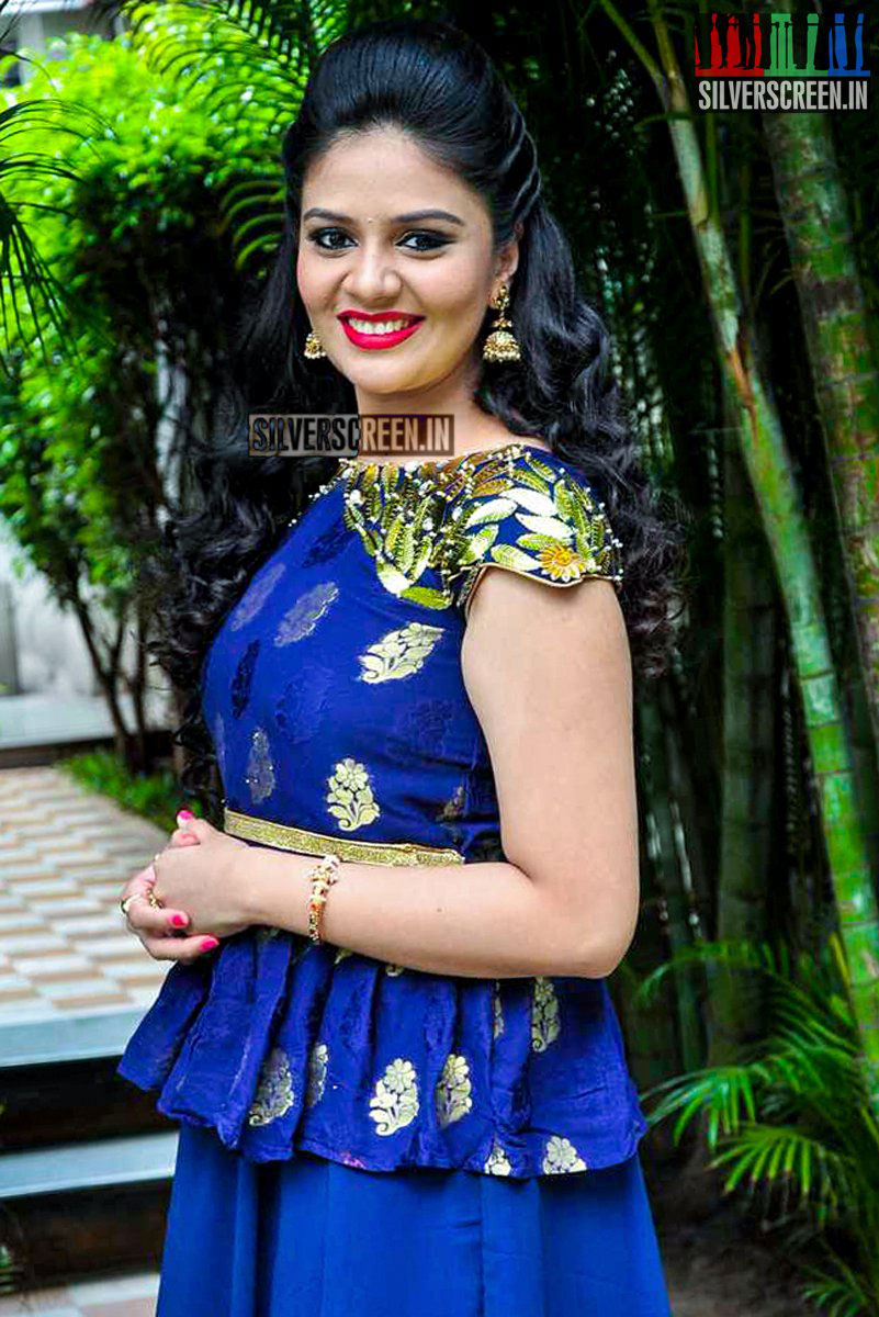 801px x 1200px - Sreemukhi at Chandrika Press Meet | Silverscreen India