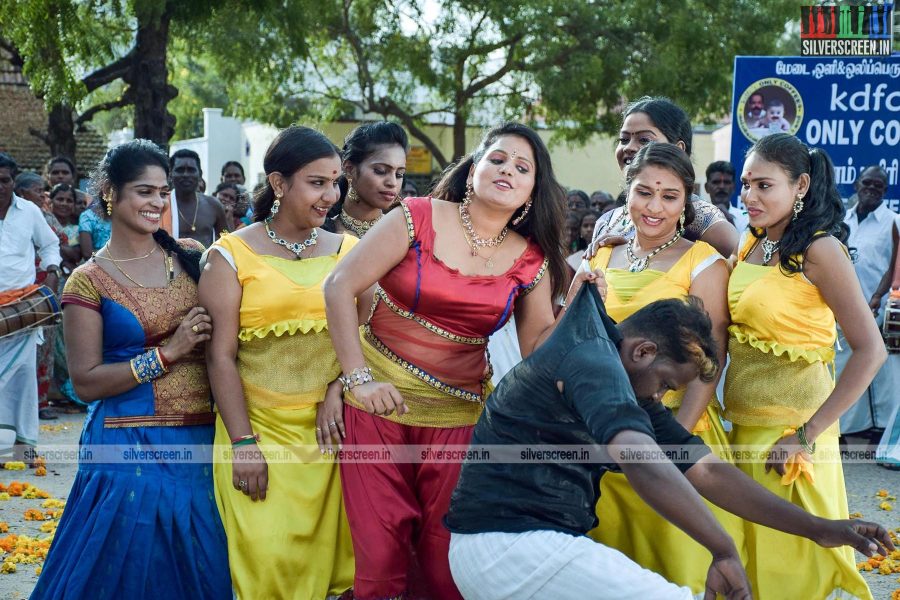 Yokkiyan Vaaran Somba Thooki Ulla Vai Movie Stills