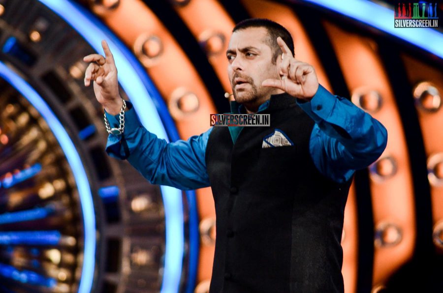 Salman Khan and Sonam Kapoor Promote Prem Ratan Dhan Payo in Bigg Boss 9