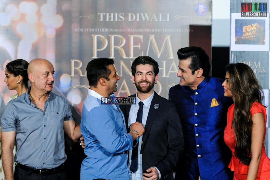 Salman Khan & Sonam Kapoor at Prem Ratan Dhan Payo Trailer Launch