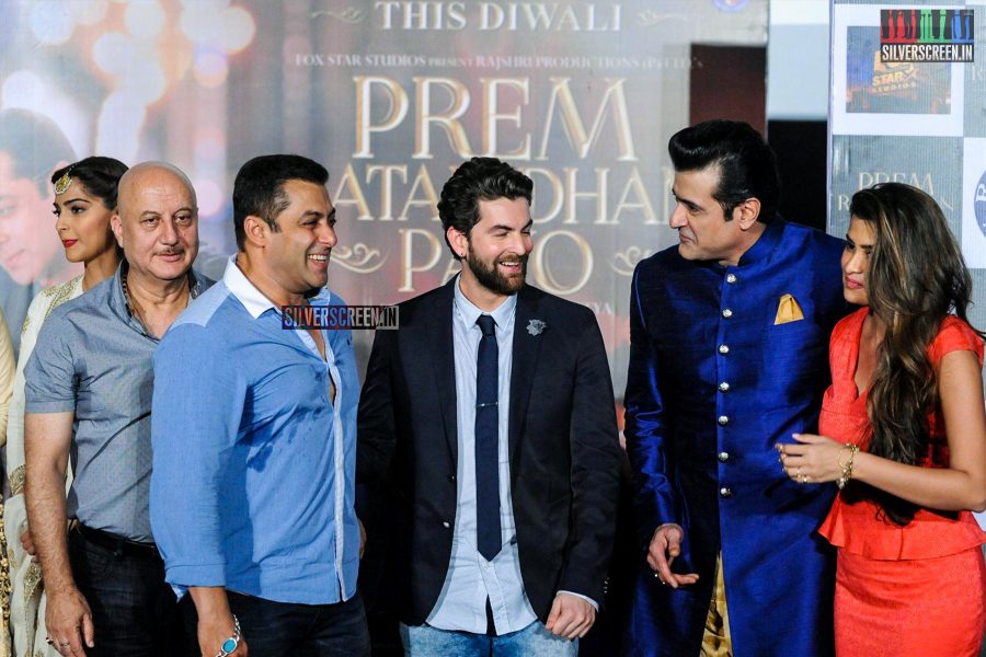 Salman Khan & Sonam Kapoor at Prem Ratan Dhan Payo Trailer Launch