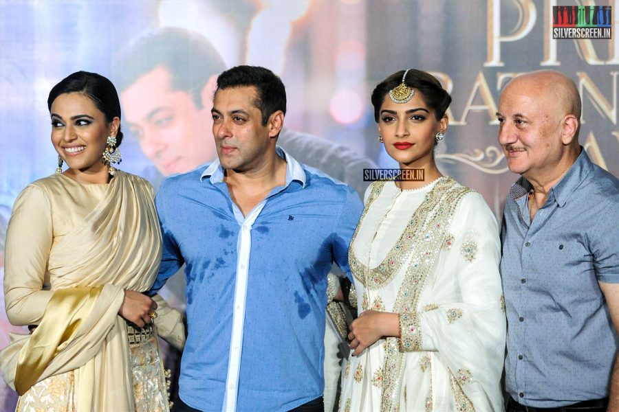 Salman Khan & Sonam Kapoor at Prem Ratan Dhan Payo Trailer Launch