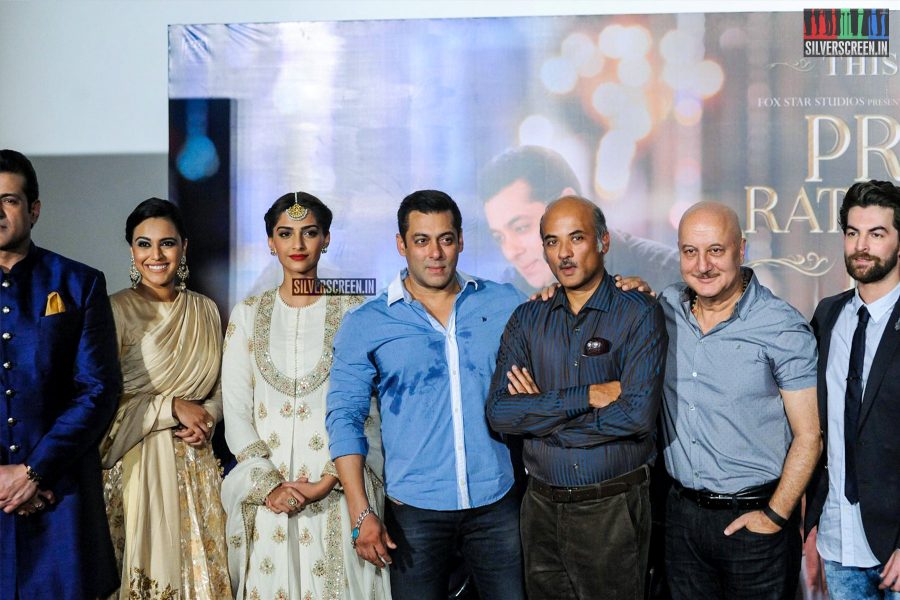 Salman Khan & Sonam Kapoor at Prem Ratan Dhan Payo Trailer Launch