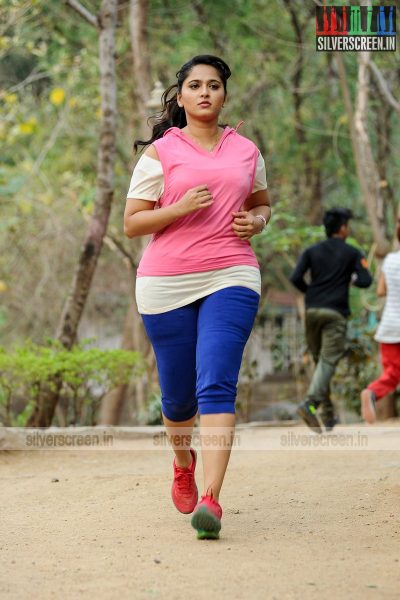 Inji Iduppazhagi Movie Stills