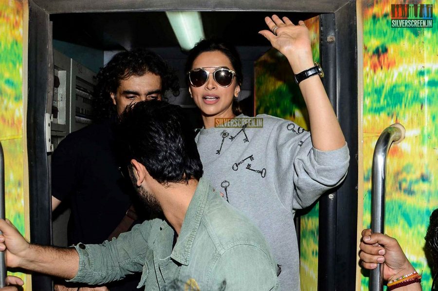 Ranbir Kapoor & Deepika Padukone Leave to Delhi for Tamasha Movie Promotions