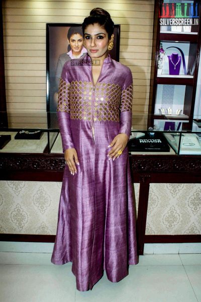 Raveena Tandon Launches PN Gadgil Jewellers store