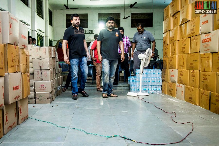 Aravind Swami Donates Flood Relief Material Through Round Table India