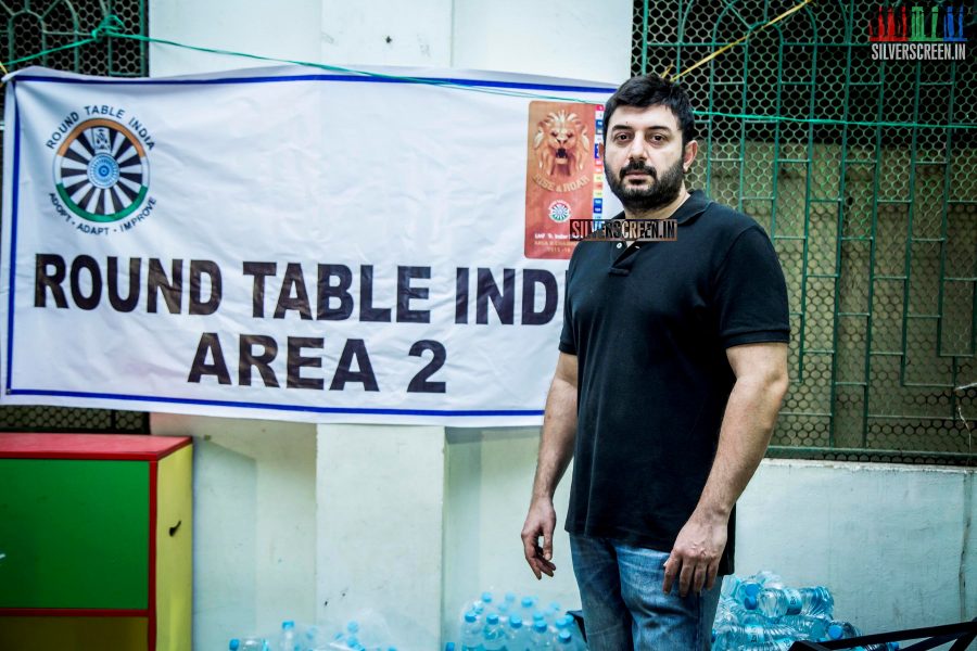 Aravind Swami Donates Flood Relief Material Through Round Table India