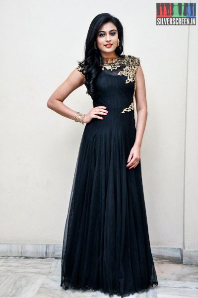 Neha Hinge at the Valli First Look Launch