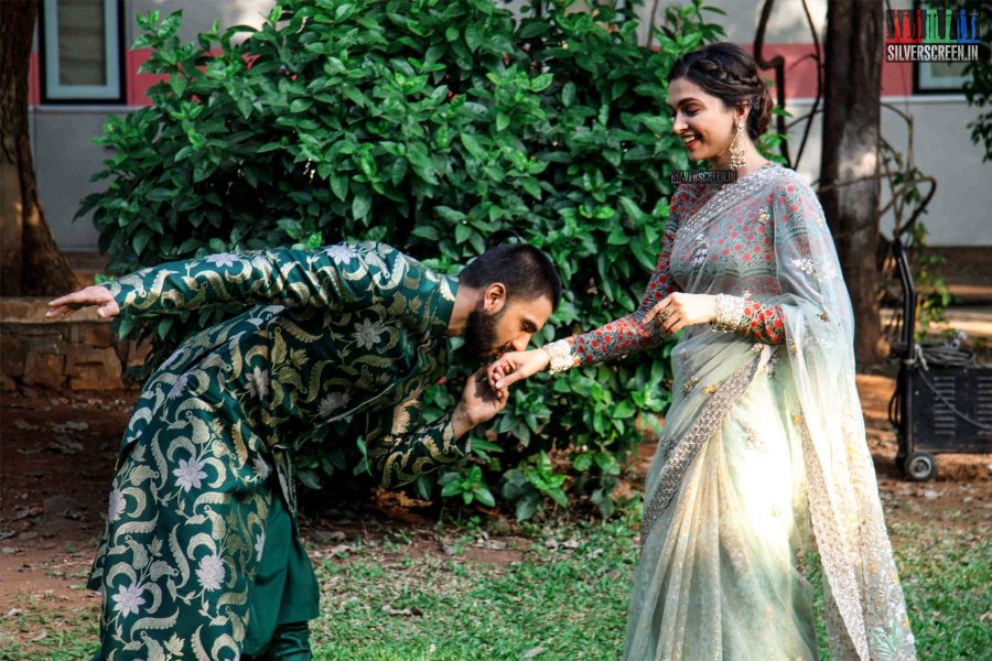 Ranveer Singh and Deepika Padukone Promotes Bajirao Mastani on the Sets of Swaragini