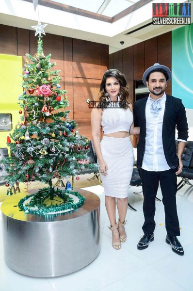 Sunny Leone at Xmass Shoot with Vir Das