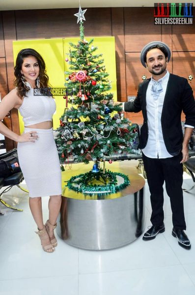 Sunny Leone at Xmass Shoot with Vir Das