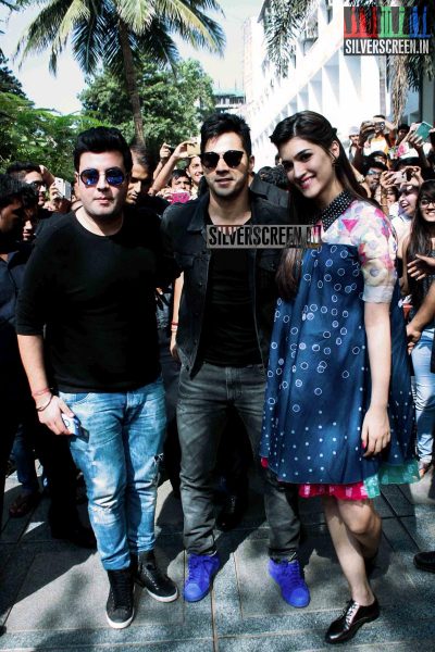 Varun Dhawan and Kriti Sanon at Dilwale Movie Promotions