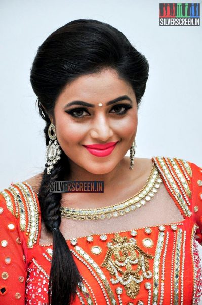 Poorna at the Speedunnodu Audio Launch