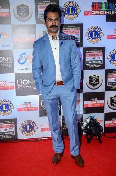 Ranveer Singh and Athiya Shetty at the 22nd Lions Gold Awards 2016