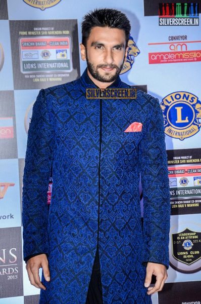 Ranveer Singh and Athiya Shetty at the 22nd Lions Gold Awards 2016