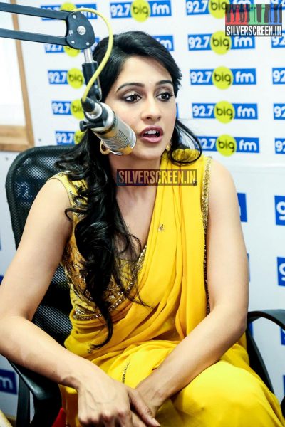 Regina Cassandra Graces 106 Hours RJ Marathon by RJ Sheker at Big FM