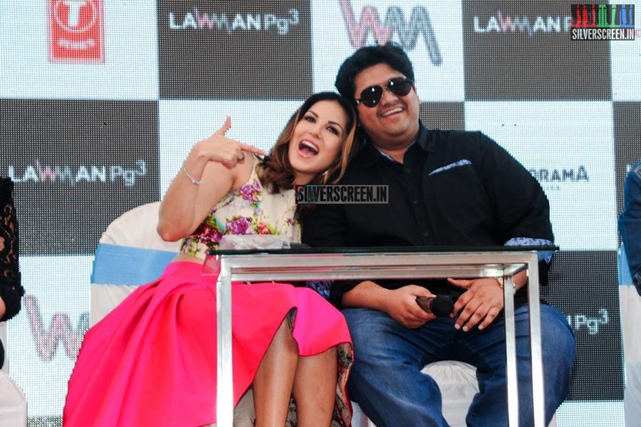 Sunny Leone Promotes Mastizaade at K Lounge store