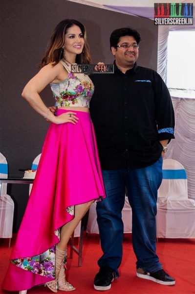 Sunny Leone Promotes Mastizaade at K Lounge store