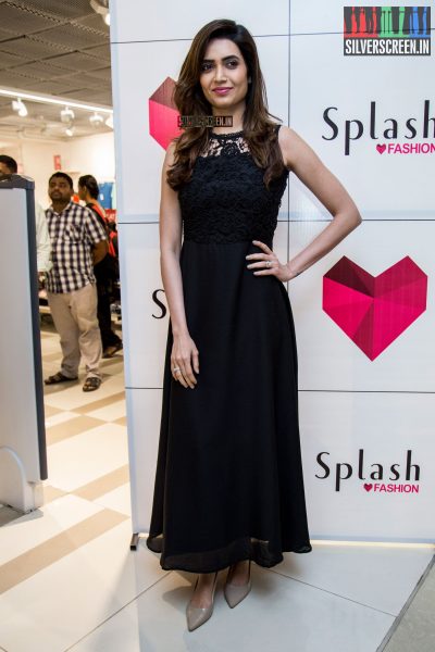 Karishma Tanna Launches Splash’s Spring Summer’16 Collection