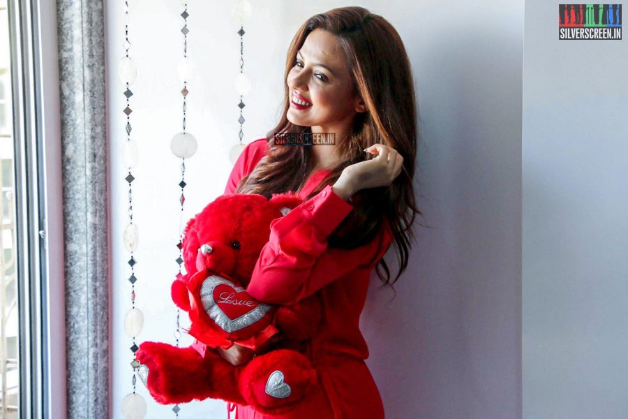 Sana Khan's Valentine Day Photoshoot Stills