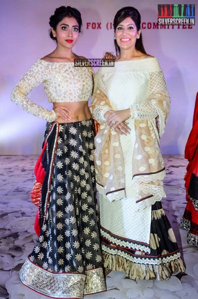 Shriya Saran & Sana Khan Walk for Maheka Mirpuri Show for Terry Fox run