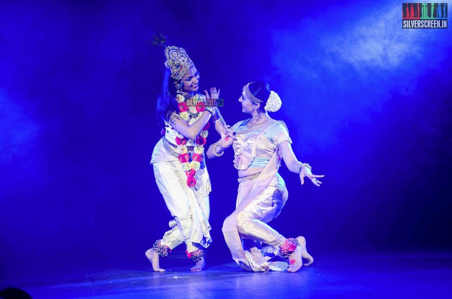 Sonam Kapoor at the Pernia Qureshi's Dance Recital